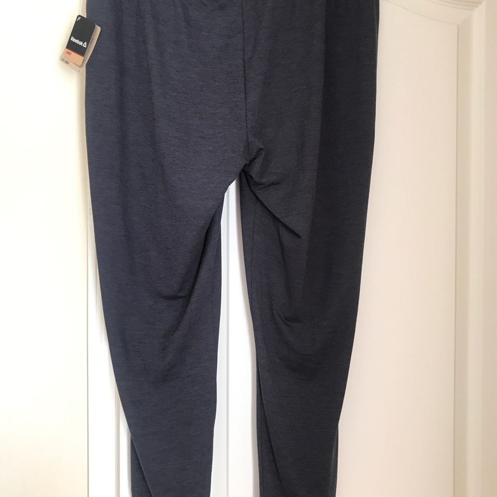 Reebok Joggers Women’s L - NWT